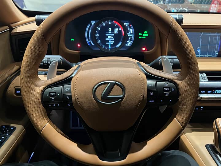 Lexus LC 2019 500h V — фото 9