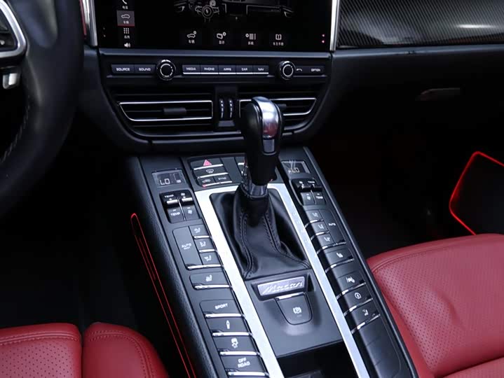 Porsche Macan 2020 Macan 2.0 T — фото 8