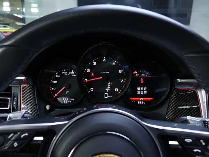 Porsche Macan 2020 Macan 2.0 T — фото 20