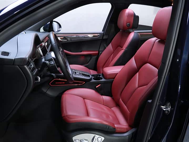 Porsche Macan 2020 Macan 2.0 T — фото 15