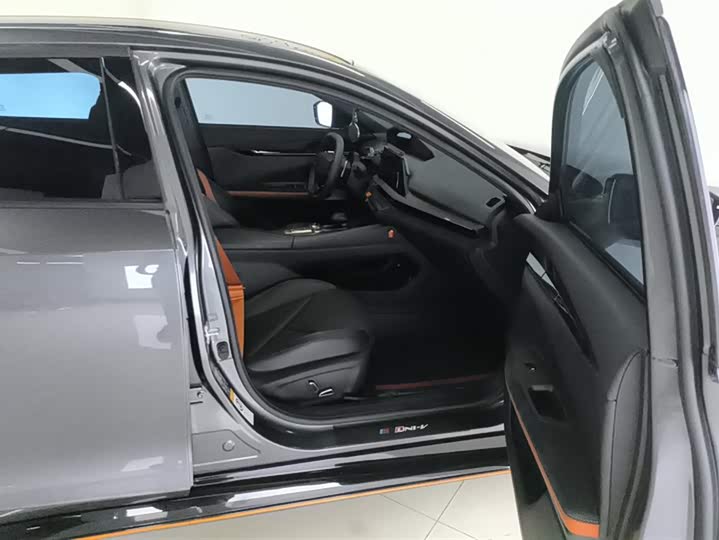 Changan UNI-V 2022 1.5 T — фото 8