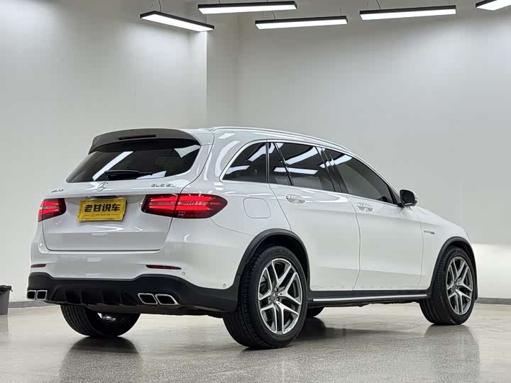 Mercedes-Benz GLC 2018 AMG GLC 63 4 MATIC+ — фото 7