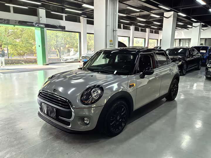 MINI Hatch — фото 1