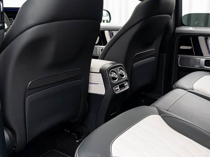 Mercedes-Benz G-Class 2022 AMG G 63 — фото 17