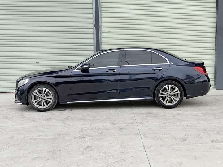 Mercedes-Benz C-Class 2018 C 200 L — фото 8