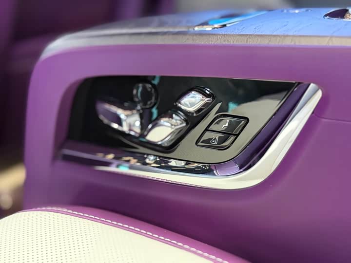 Rolls-Royce Cullinan — фото 25