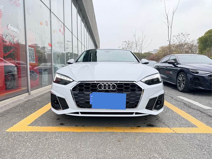 Audi A5 2024 Sportback 40 TFSI — фото 2