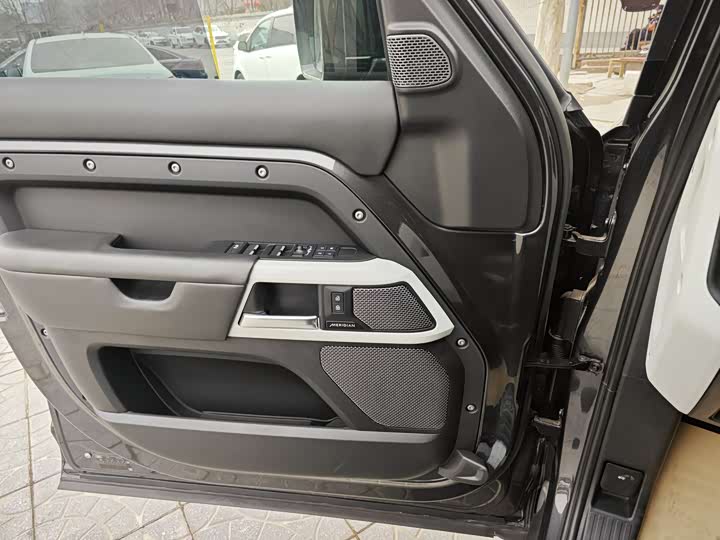 Land Rover Defender — фото 18