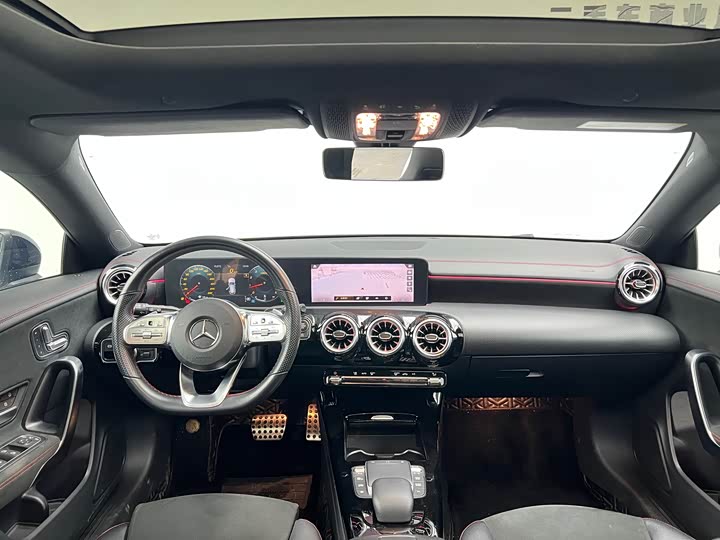 Mercedes-Benz CLA 2022 CLA 200 — фото 3