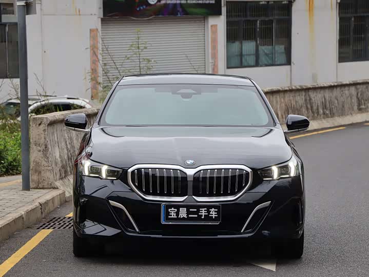 BMW 5-Series 2025 530 Li Leading M — фото 2