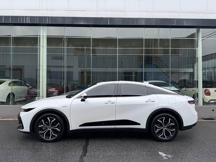 Toyota Sport 2023 2.5 L Sport Cross HEV 2 WD — фото 4
