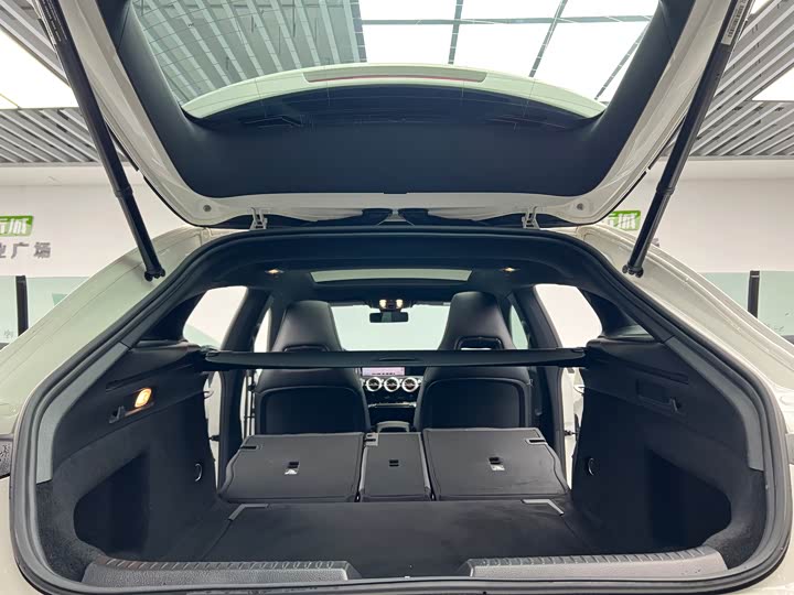 Mercedes-Benz CLA 2022 CLA 200 — фото 7
