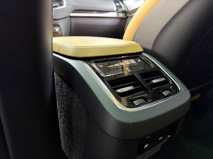 Volvo XC90 2015 T 6 7 — фото 12