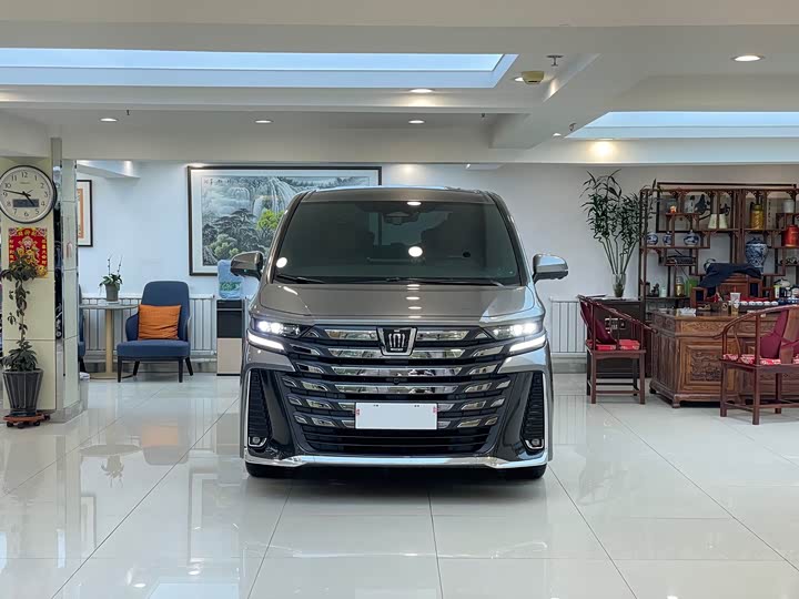 Toyota Vellfire — фото 2