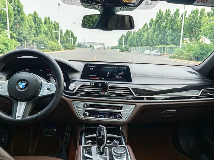 BMW 7 Series 730Li M спортпакет — фото 4