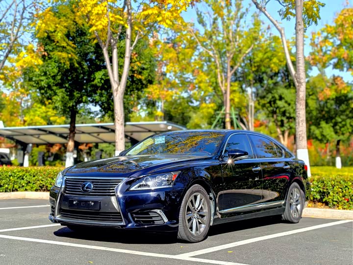 Lexus LS 2016 460 L 4 WD — фото 1