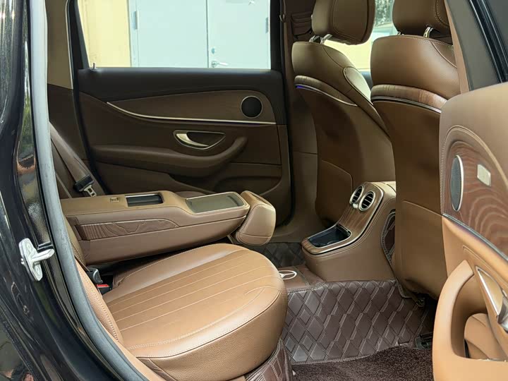 Mercedes-Benz E-Class 2021 E 300 L — фото 10