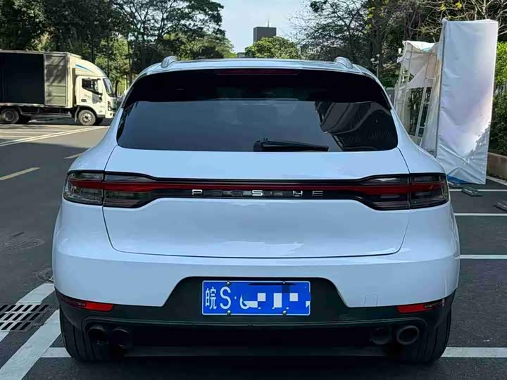 Porsche Macan 2018 Macan 2.0 T — фото 5