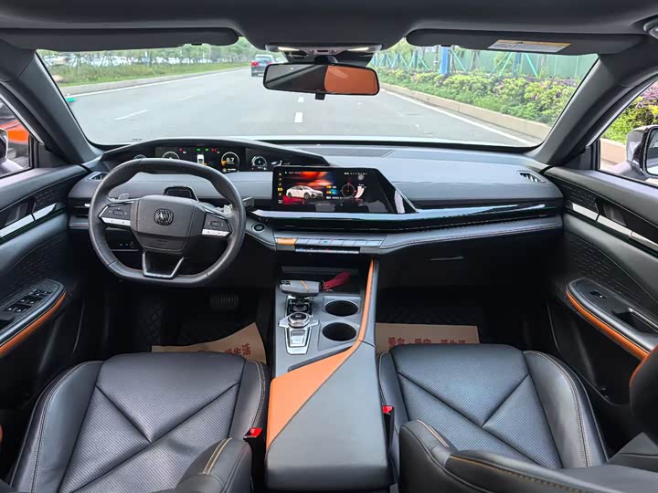 Changan UNI-V 2023 1.5 T — фото 5