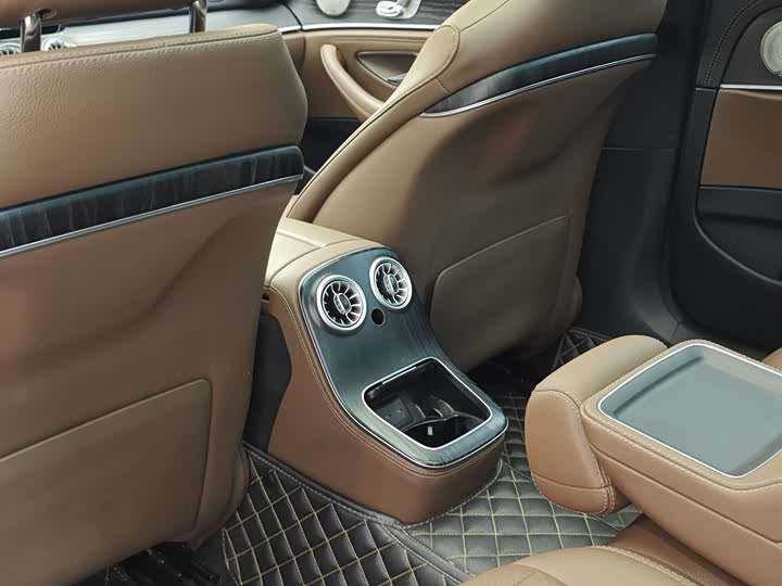 Mercedes-Benz E-Class 2023 E 300 L — фото 25