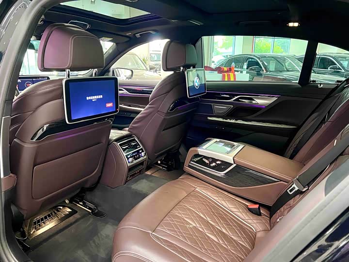 BMW 7-Series 2019 740 Li Leading M — фото 9