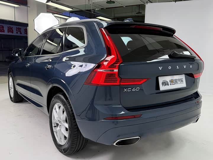 Volvo XC60 2019 T 5 4 WD VI — фото 26