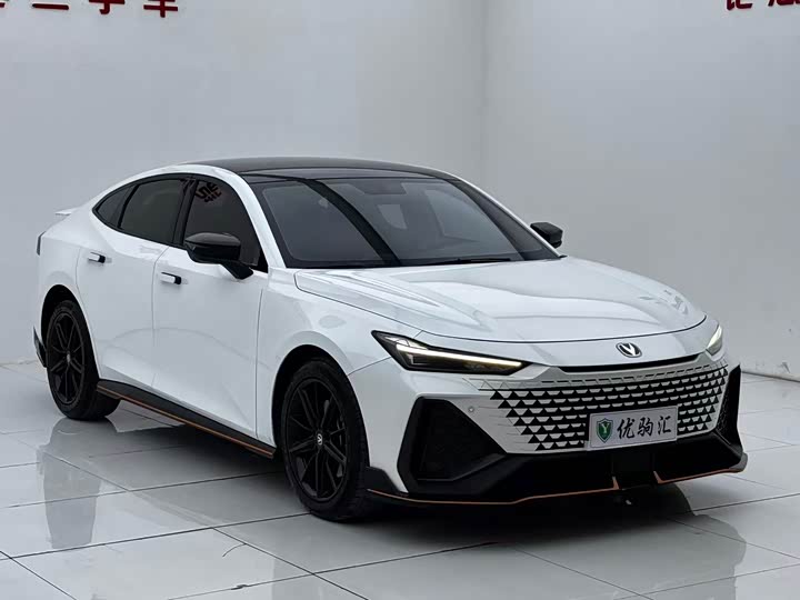 Changan UNI-V 2023 2.0 T — фото 2