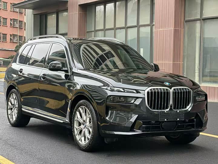 BMW X7 2023 x Drive 40i — фото 3