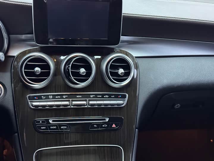 Mercedes-Benz GLC 2018 GLC 260 4 MATIC Luxury — фото 14