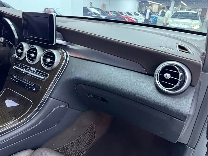 Mercedes-Benz GLC 2018 GLC 260 4 MATIC Luxury — фото 19