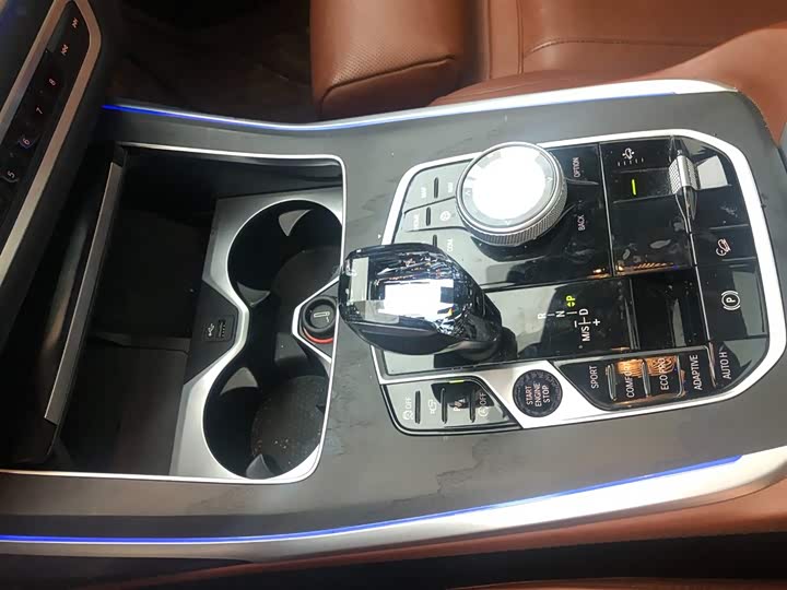 BMW X7 2021 x Drive 40i M — фото 11