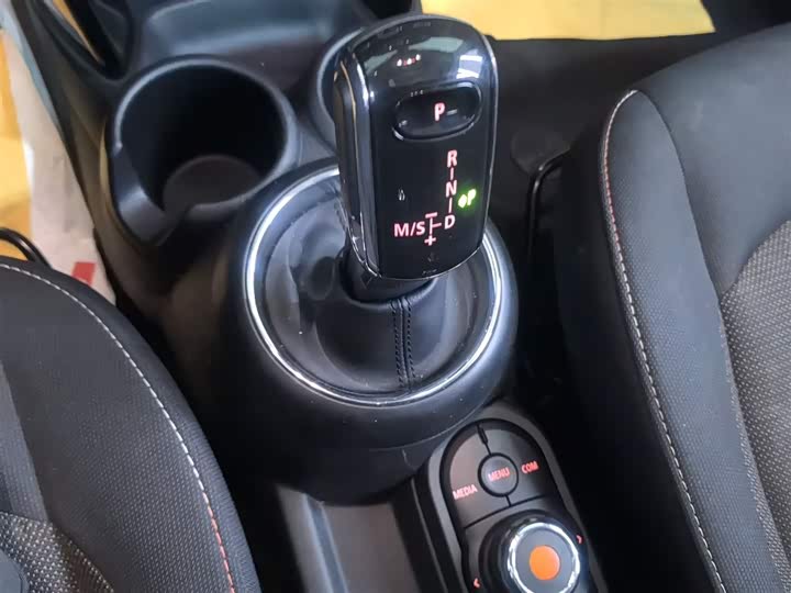 MINI Hatch — фото 14