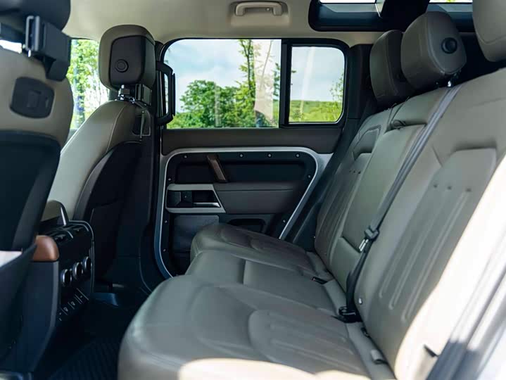Land Rover Defender — фото 13