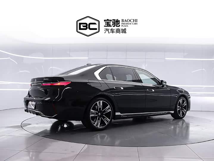 BMW 7-Series 2026 740 Li Leading M — фото 3