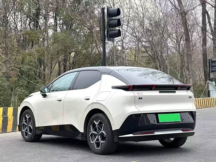 Lynk & Co Z20 2025 530km Pro — фото 3
