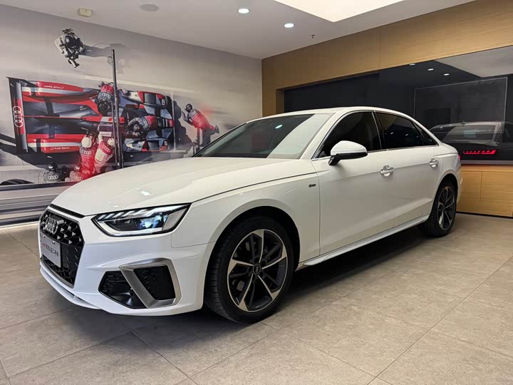Audi A4L 2022 40 TFSI