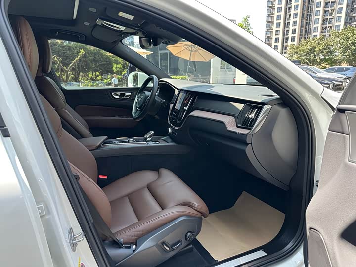 Volvo XC60 Hybrid 2022 T 8 PHEV 4 WD — фото 20