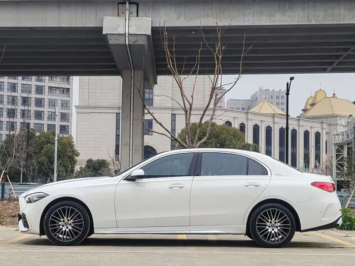 Mercedes-Benz C-Class 2024 C 260 L — фото 4