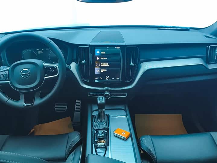 Volvo XC60 2021 T 5 4 WD — фото 12