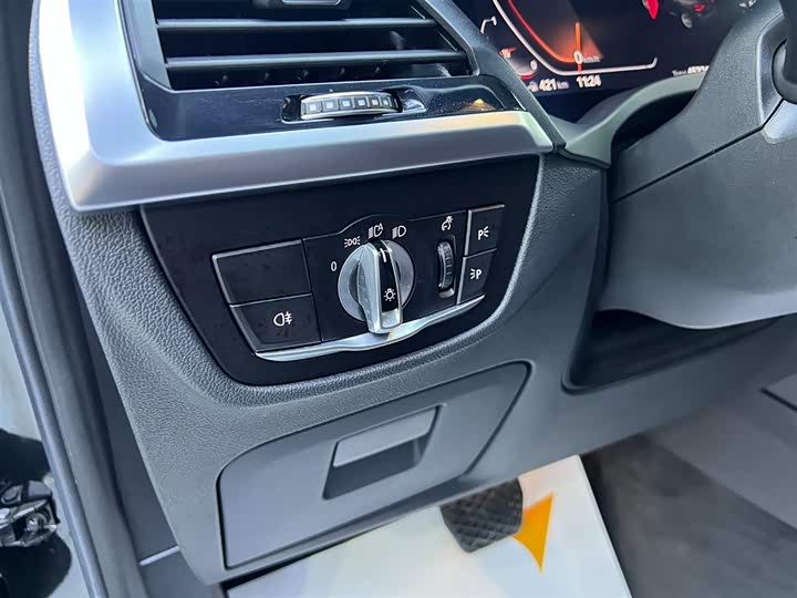 BMW X3 2021 x Drive 28i — фото 20