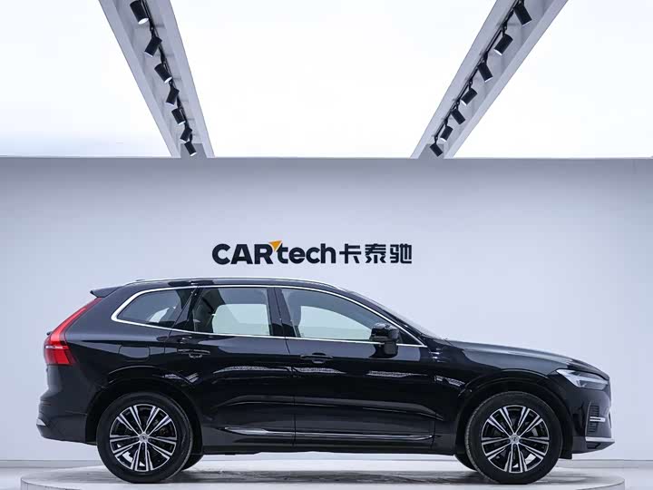 Volvo XC60 2022 B 5 4 WD — фото 3