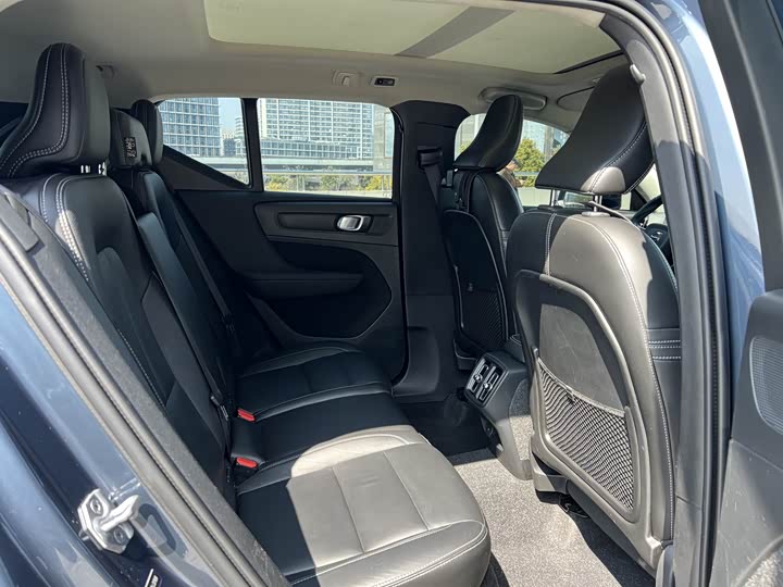 Volvo XC40 2020 T 4 WD — фото 9