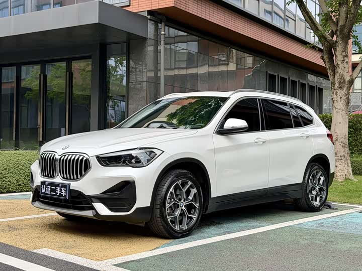 BMW X1 2021 s Drive 25 Li Leading — фото 1