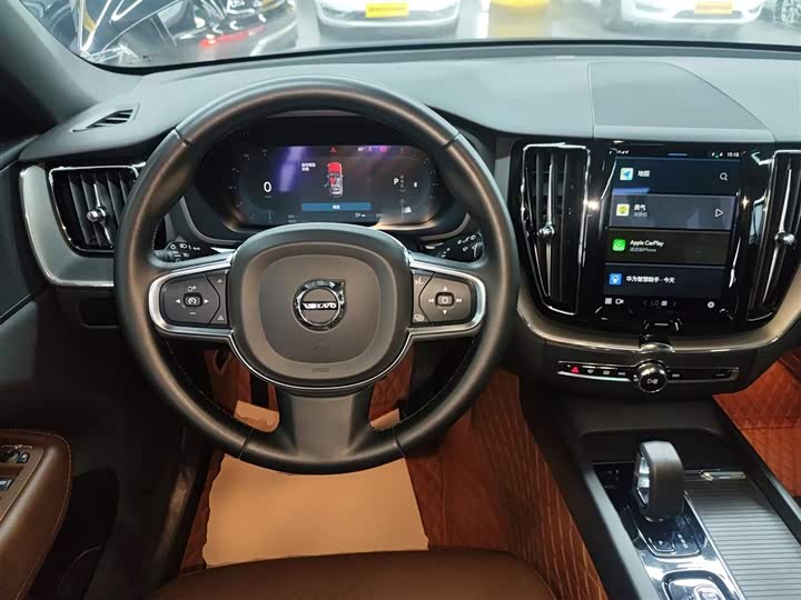 Volvo XC60 2024 B 5 4 WD — фото 11