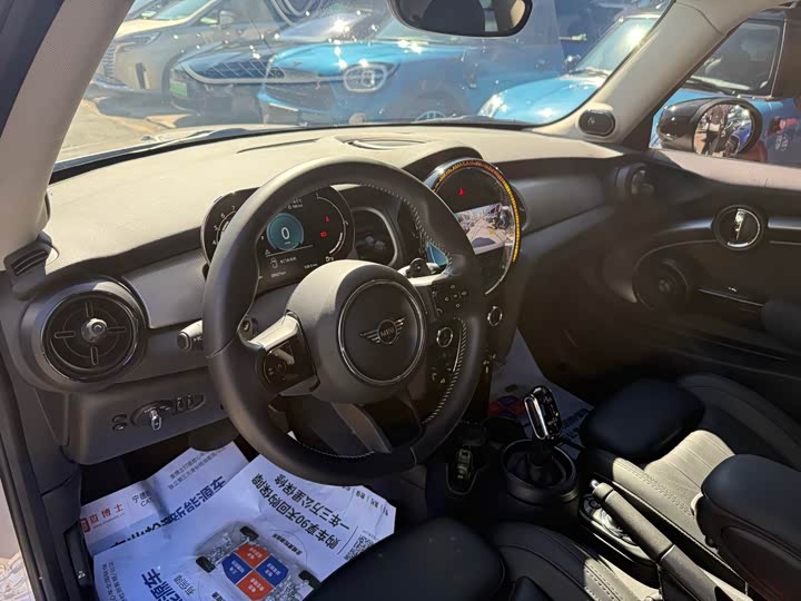 MINI Hatch — фото 13
