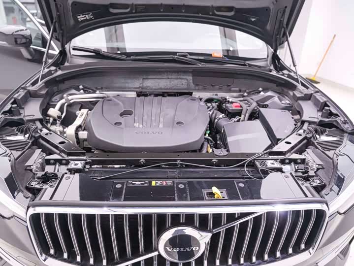 Volvo XC60 2022 B 5 4 WD — фото 22