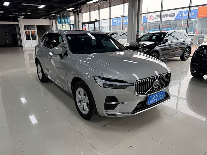 Volvo XC60 2022 B 5 4 WD — фото 2