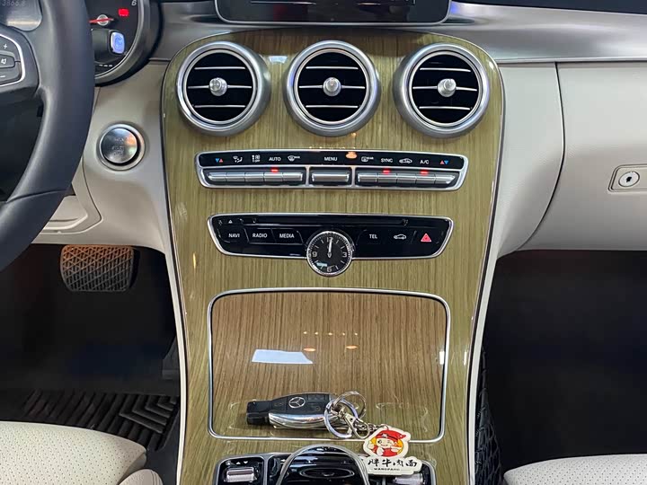 Mercedes-Benz C-Class C 200 L — фото 16