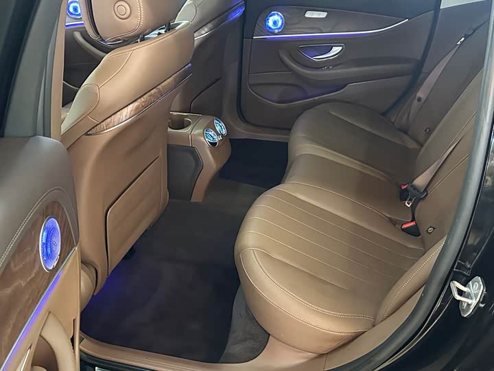 Mercedes-Benz E-Class 2020 E 260 L — фото 8