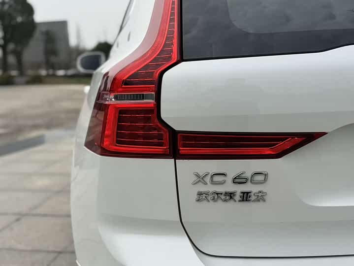 Volvo XC60 2021 T 5 4 WD — фото 38